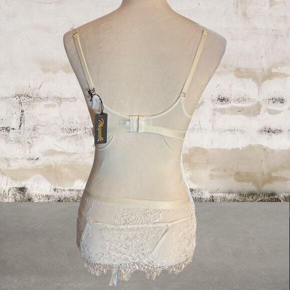 Mapale NWT Bra, Skirt & Thong Set White - Size S/M - Picture 3 of 10